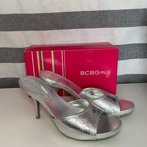 BCBG BCBGirls "Parnel/Silver" Kitten Heel Size 9M